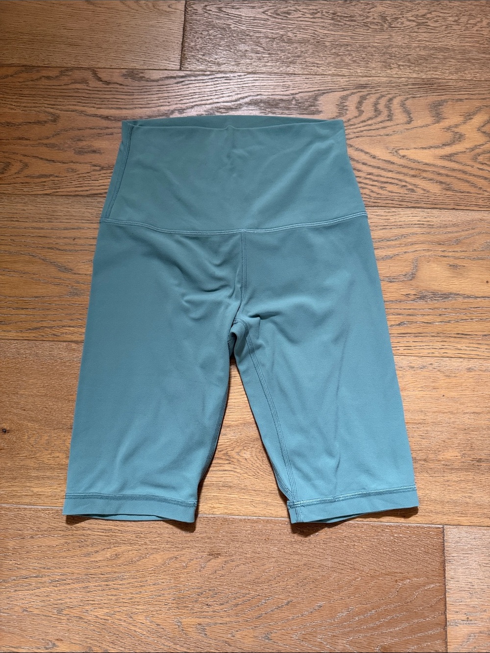 lululemon celedon High-Waist workout shorts